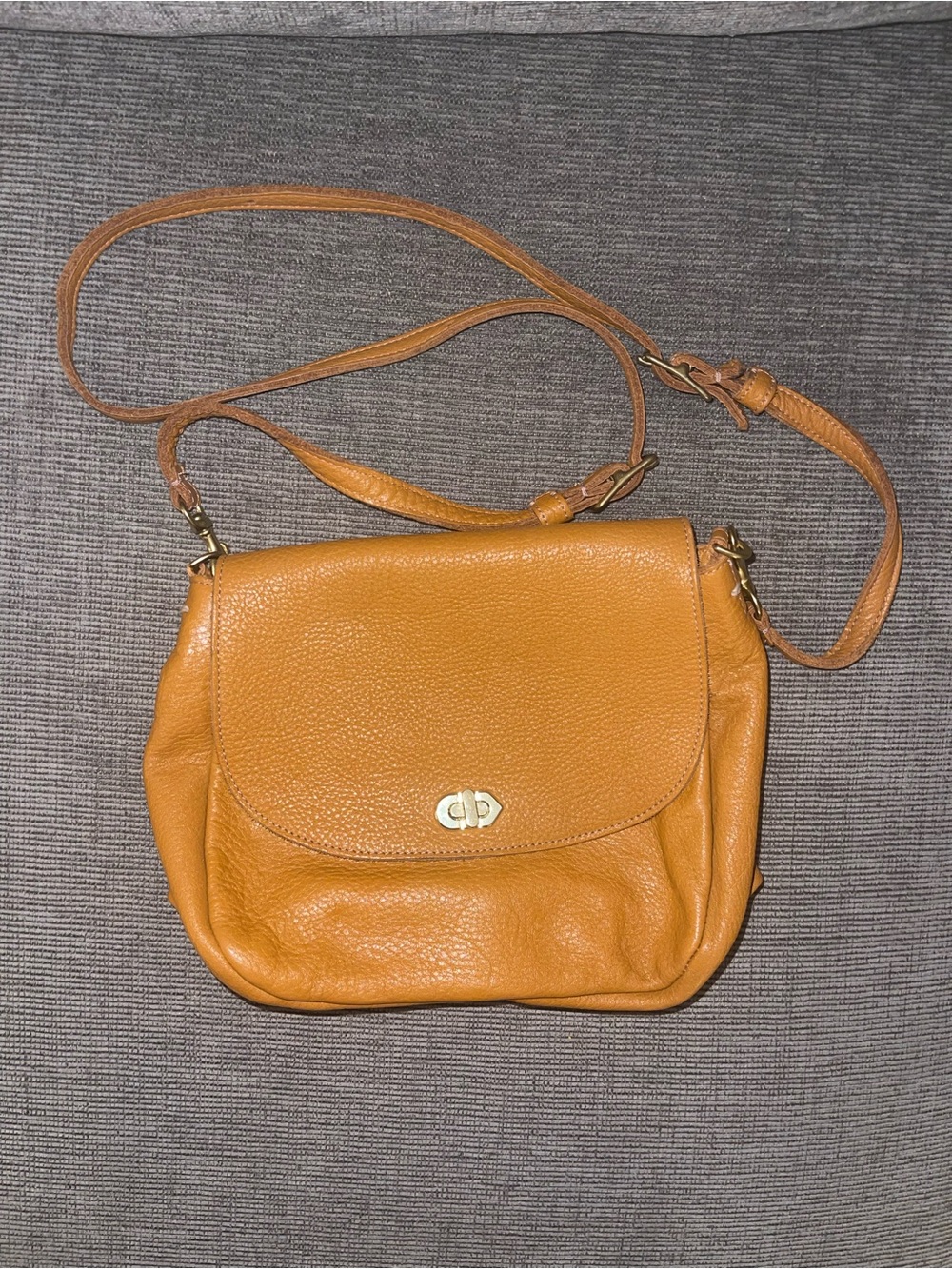 Clare V. Turnlock Louis Crossbody — Tan/Cognac Leather